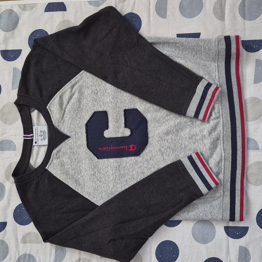 Champion Women's / Unisex Gray Varsity Raglan Sweatshirt with Capital C Size S